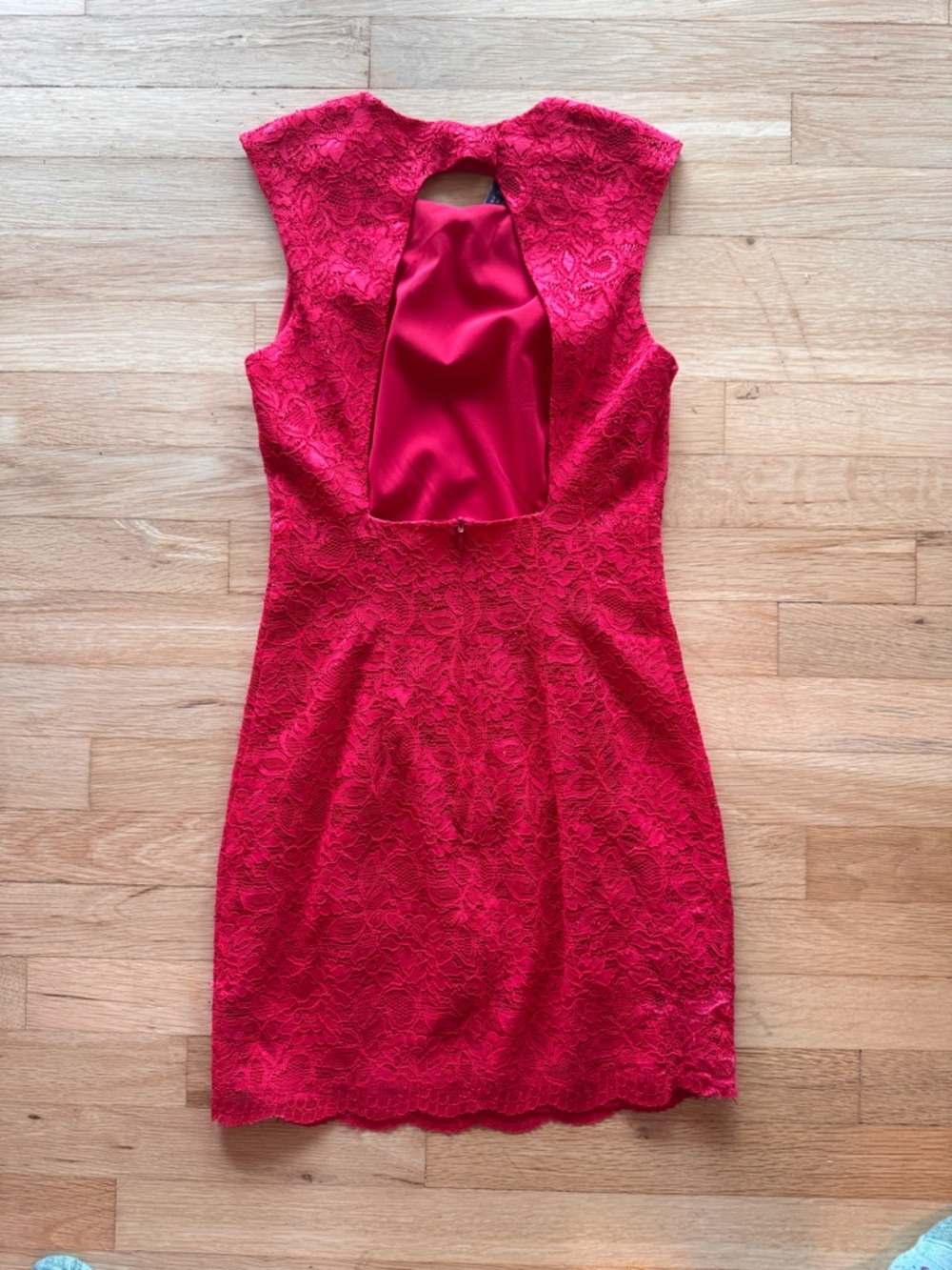 Bec & Bridge Red Lace Cap-Sleeve Sheath with Keyhole - Picture 6 of 7
